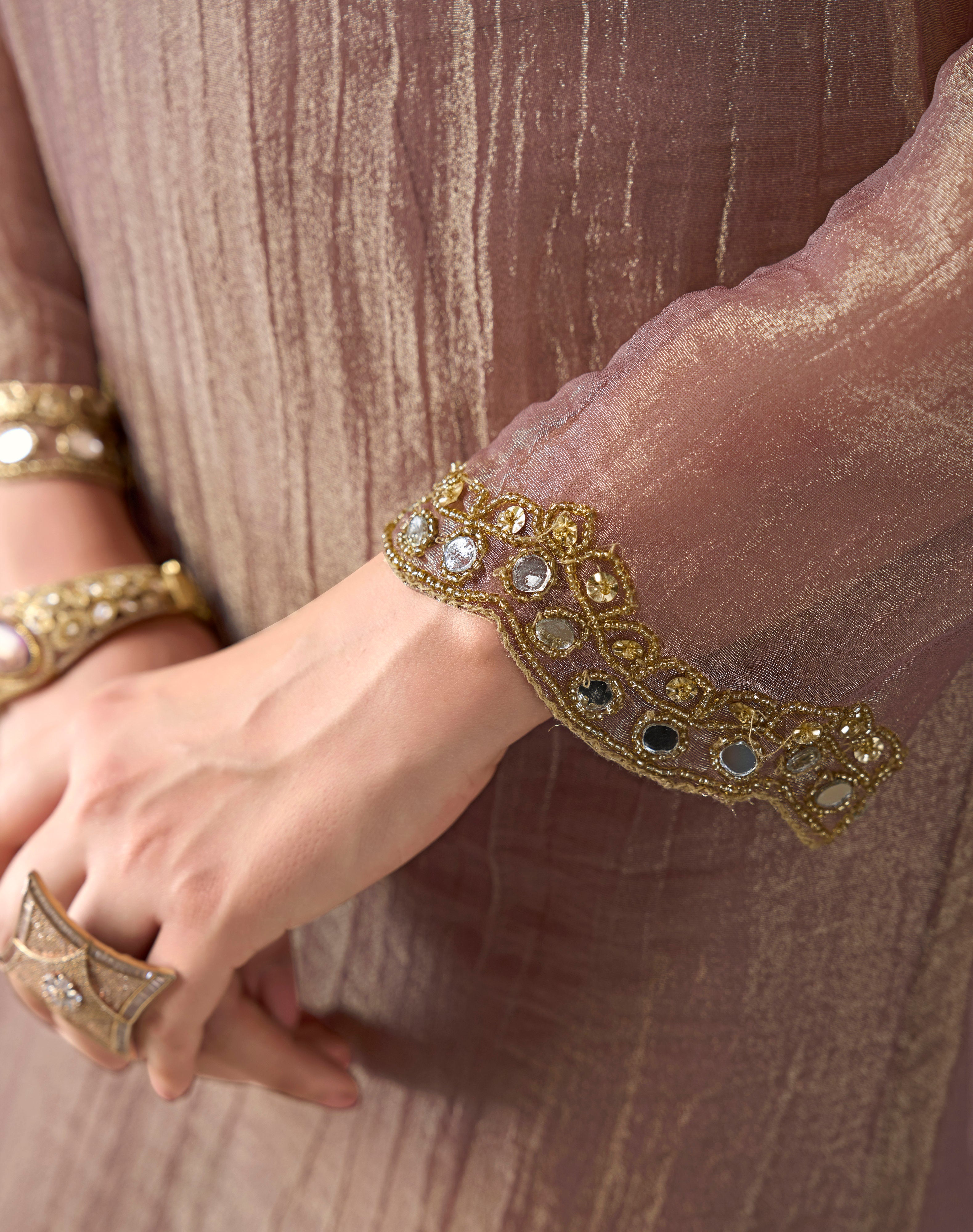 OPULENT KEYHOLE TISSUE KURTA SET