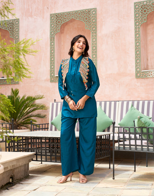 AURA ATTACHED CAPE KURTA SET