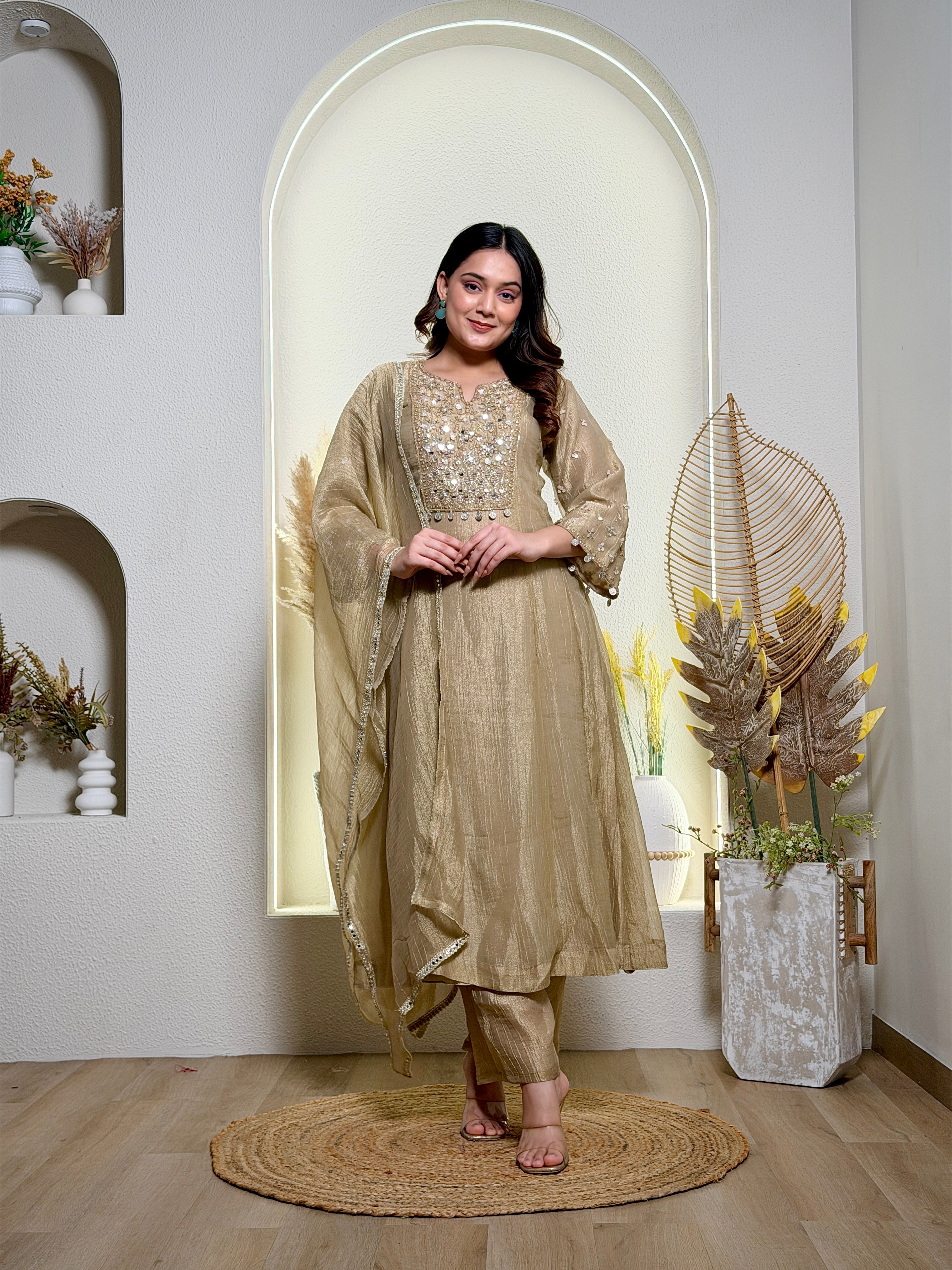 Noor Champagne Festive Set