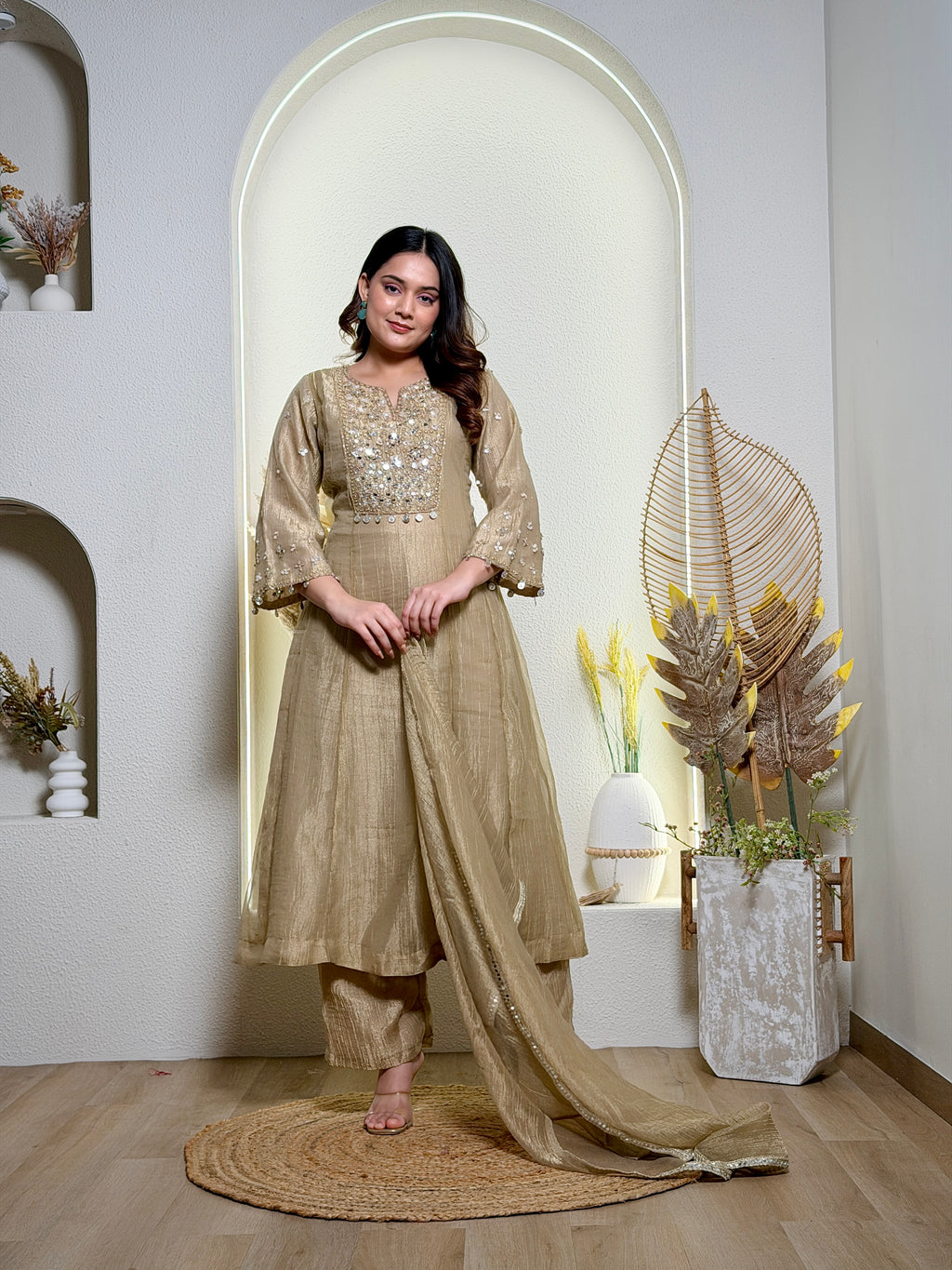 Noor Champagne Festive Set