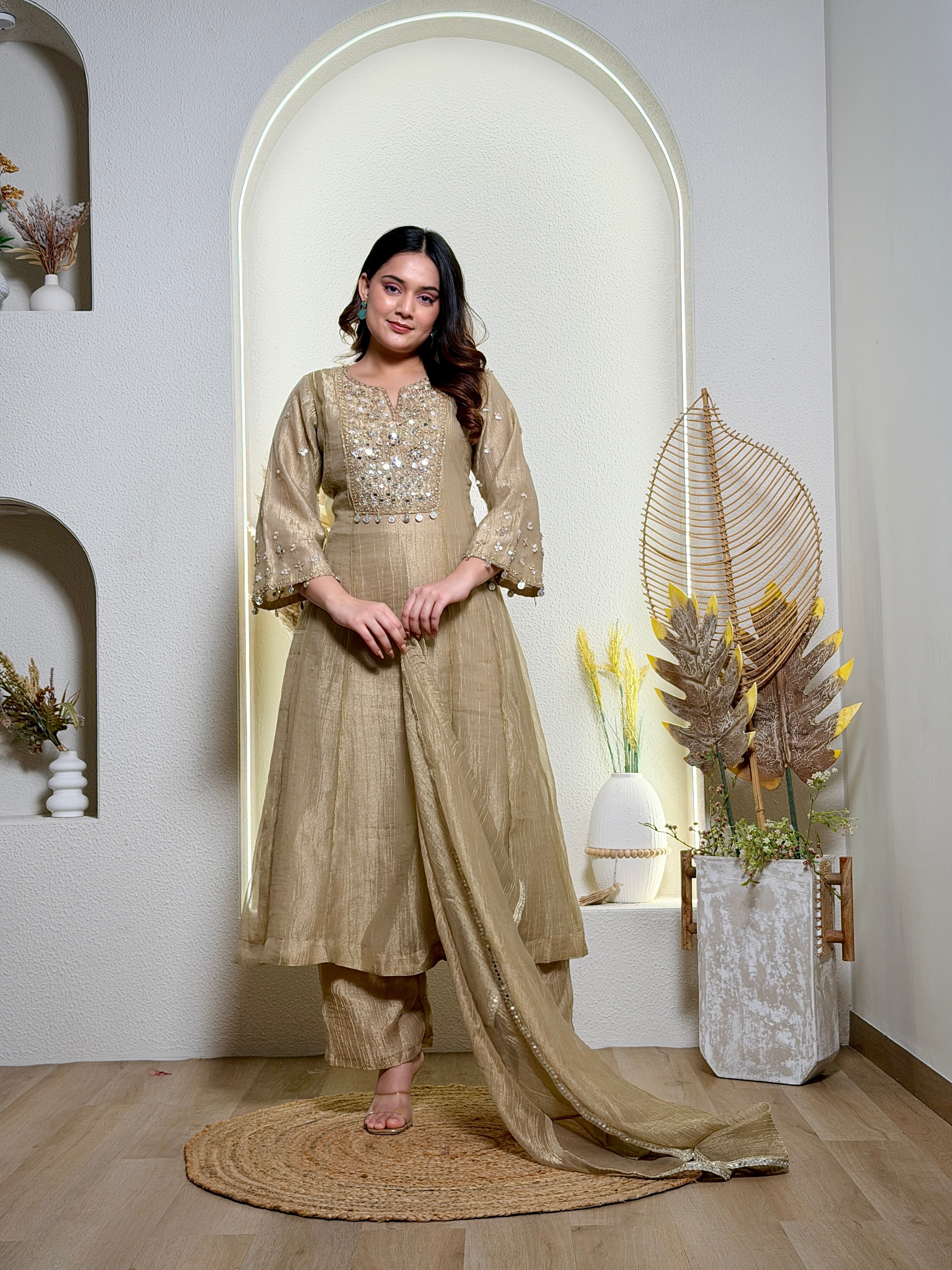 Noor Champagne Festive Set