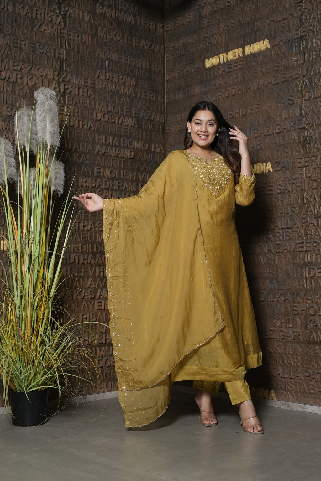 Mustard Aabroo Festive Ensemble
