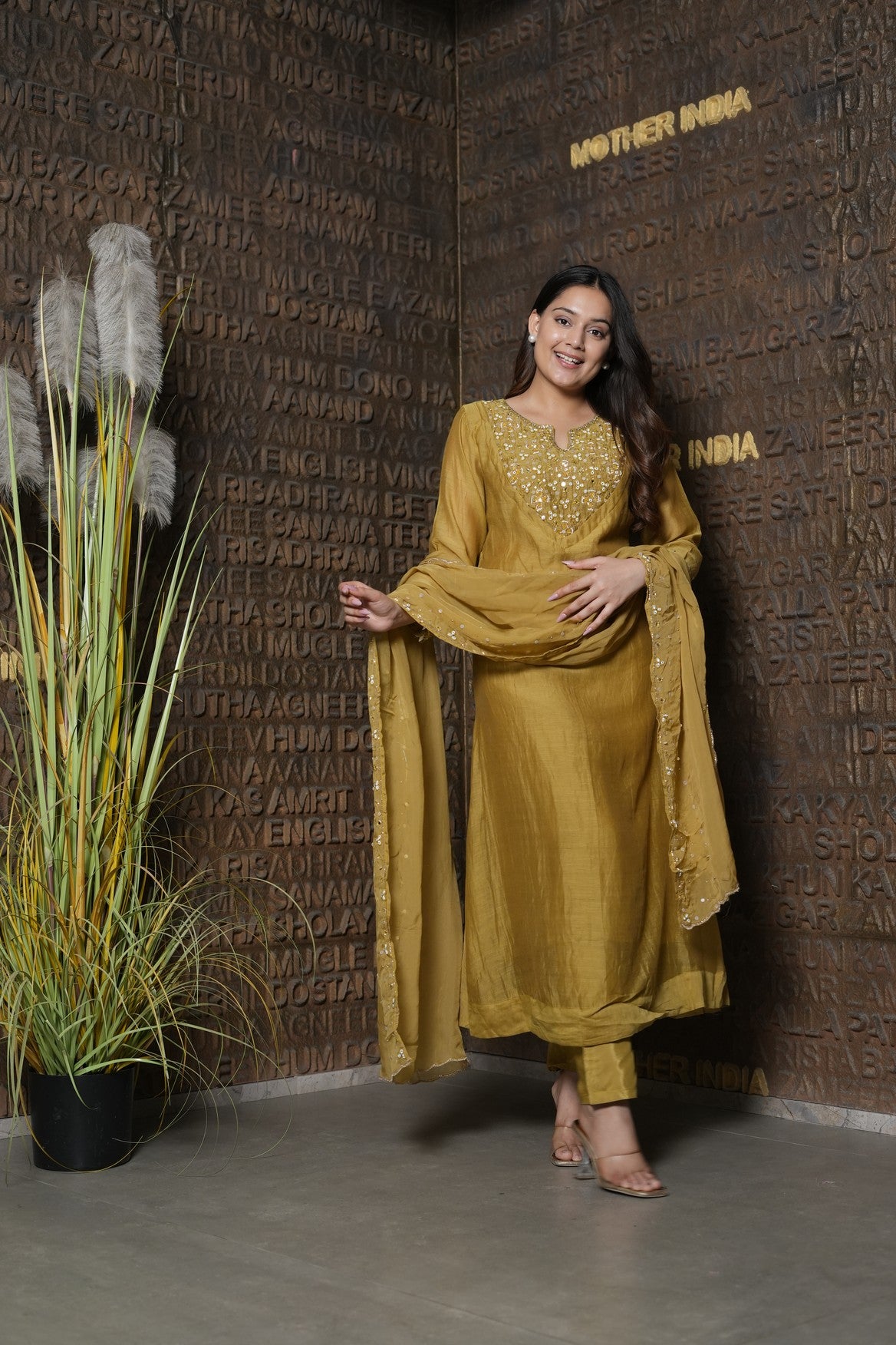 Mustard Aabroo Festive Ensemble