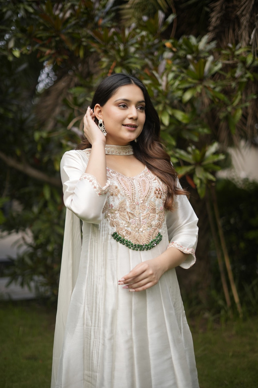 ELEGANT IVORY EMBROIDERED A-LINE ETHNIC SET