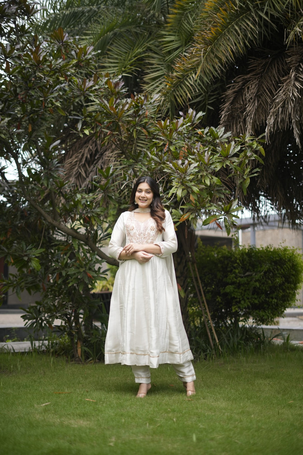 ELEGANT IVORY EMBROIDERED A-LINE ETHNIC SET