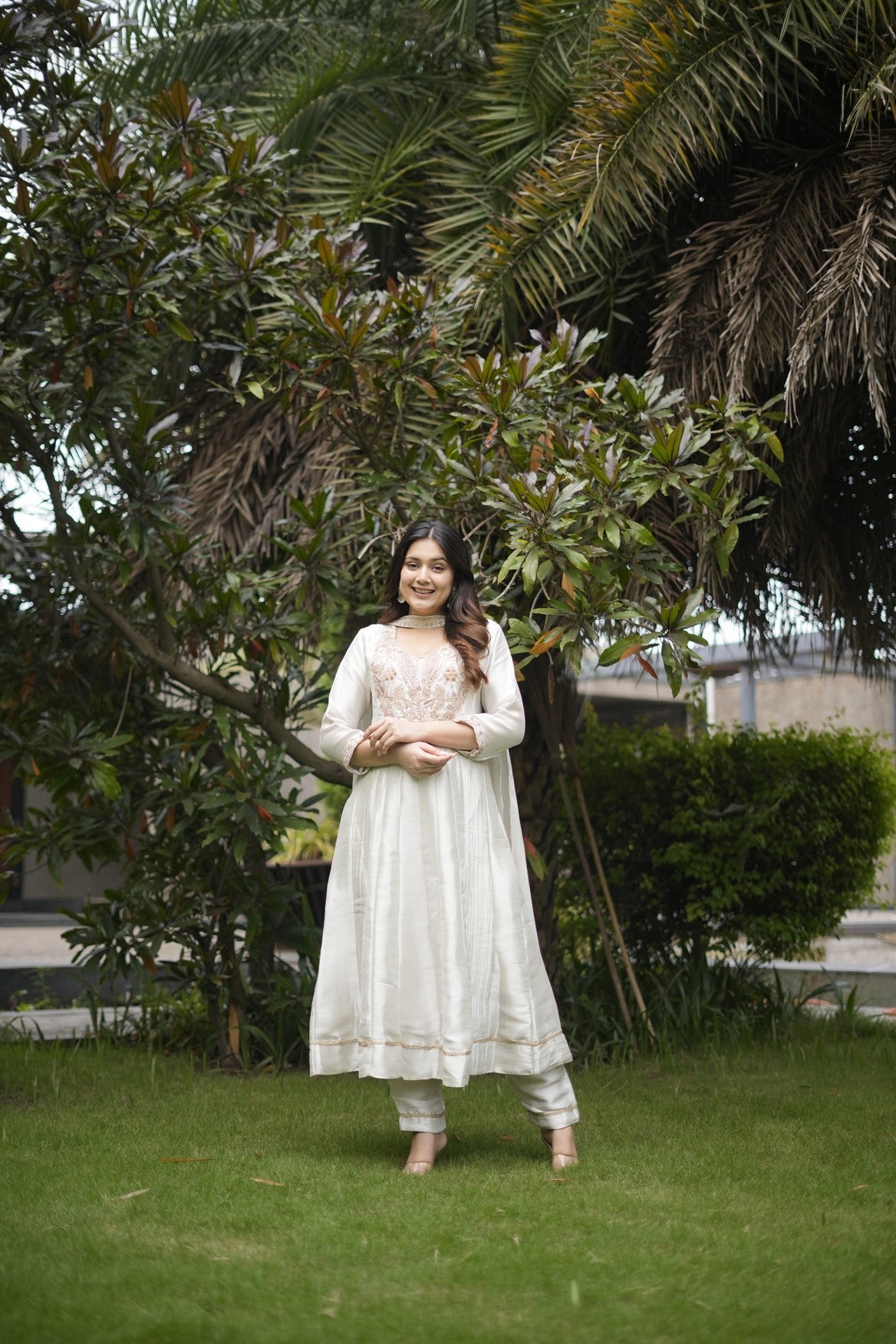 ELEGANT IVORY EMBROIDERED A-LINE ETHNIC SET