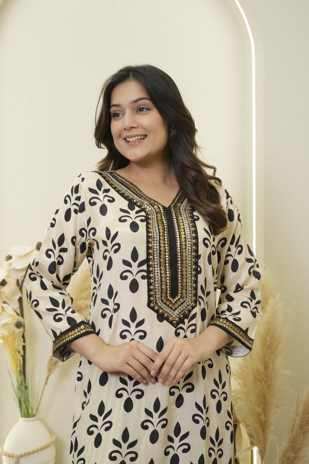 Monochrome Floral Farsi Kurta Set
